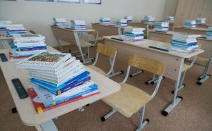 Школьников на каникулы по COVID-19 могут распустить в регионе