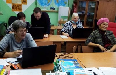 Познакомились с интернет-пространством и компьютерной техникой пожилые люди села Яркуль