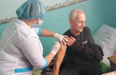 Вакцинация против коронавирусной инфекции проходит в Усть-Таркском районе