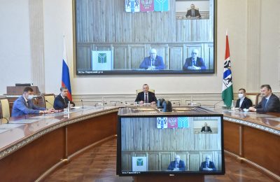Губернатор Андрей Травников обсудил с депутатами Усть-Таркского района реализацию важных социальных проектов