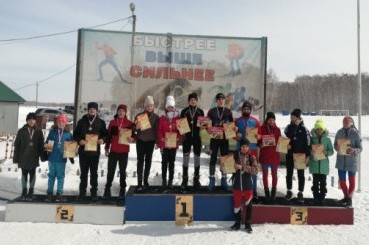Юная спортсменка из Усть-Таркского района — победитель межрайонных соревнований по лыжным гонкам