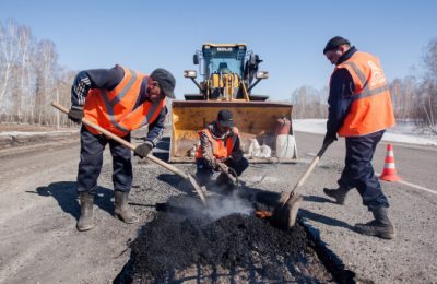 Ямочный ремонт почти 2 млн квадратных метров дорог проведут в области