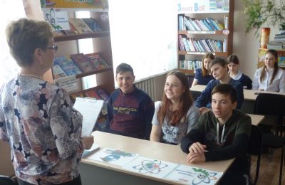О науке говорят с читателями в библиотеках Усть-Таркского района