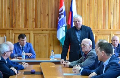 Депутат областного Законодательного собрания Олег Иванинский посетил Усть-Тарский район