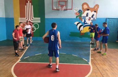 Соревнования по стритболу среди мужских команд прошли в Усть-Таркском районе