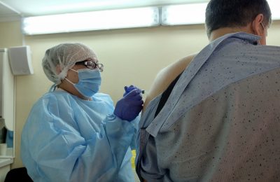 Больше 100 пунктов вакцинации от коронавируса работают в Новосибирской области