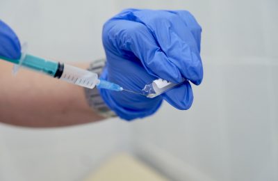 Почти 2 тысячи жителей Усть-Таркского района прошли полный курс вакцинации от коронавируса