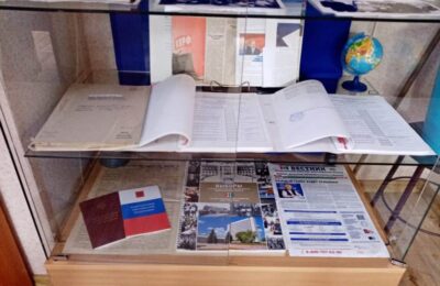 Информационную выставку, посвященную истории выборов в Усть-Таркском районе, подготовил отдел архивной службы