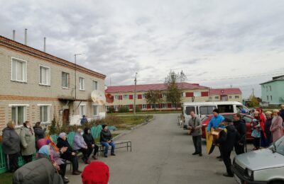 Концерт онлайн и с доставкой на дом организовал коллектив Усть-Таркского дома культуры