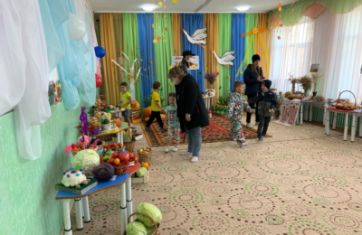 Выставка «Дары природы» прошла в детском саду «Колосок» Усть-Тарки