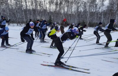 Шестьдесят человек стали участниками «Лыжни России» в Усть-Тарке