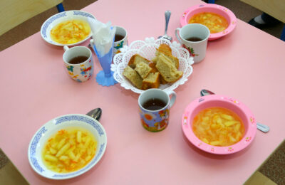 В школах Новосибирской области проиндексировали базовую стоимость питания