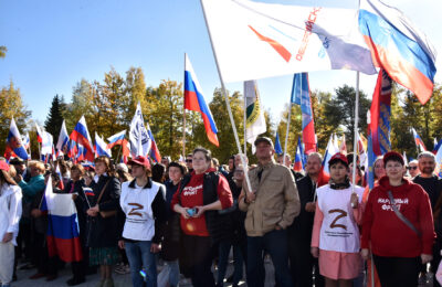 В Новосибирске прошел митинг-концерт в поддержку референдумов в Донбассе