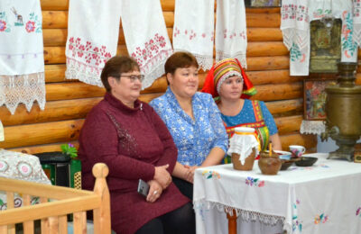 Слёт сельских женщин прошел в Усть-Таркском районе