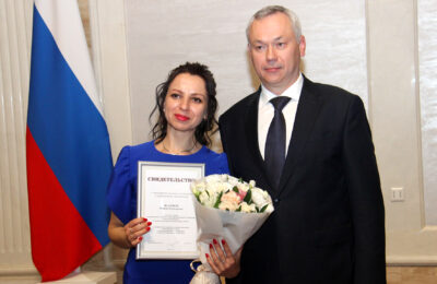 Губернатор Травников вручил награды лучшим учителям Новосибирской области