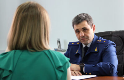 Прокурор Новосибирской области Александр Бучман посетил Усть-Таркский район