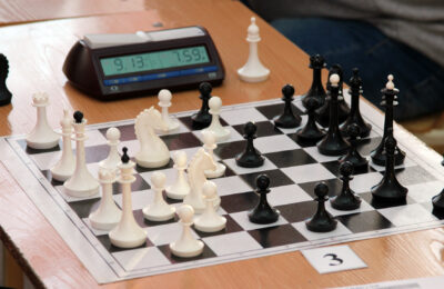 Шахматные баталии среди школьников прошли в Усть-Тарке