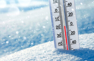 Не ходить на занятия в сильные морозы разрешили школьникам в Минобре региона
