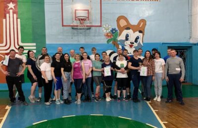 В Усть-Тарке подвели итоги соревнований по волейболу среди работающей молодежи