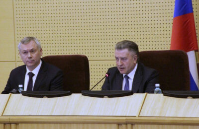 Новосибирские парламентарии единогласно приняли отчет губернатора Андрея Травникова