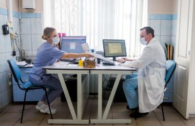 Пять будущих врачей заключили договор о целевом обучении с Усть-Таркской ЦРБ