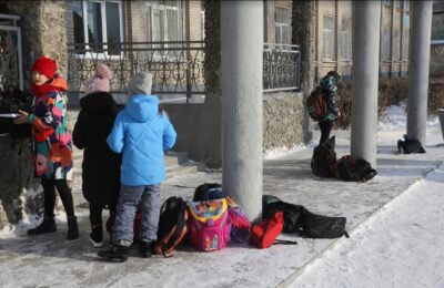 Новосибирские школьники получили по 8 тысяч рублей на путешествия по области