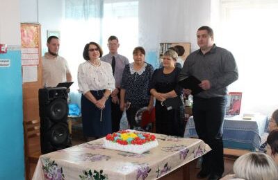 Предприниматели Усть-Таркского района поздравили пожилых людей с праздником