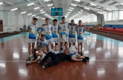 Юные волейболисты Усть-Таркского района победили в первенстве Нижнеомского муниципального района по волейболу