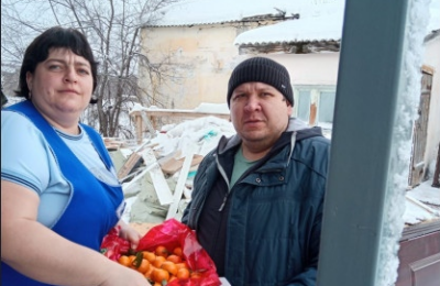 Предприниматели из Усть-Тарки принесли подарки в отделение милосердия