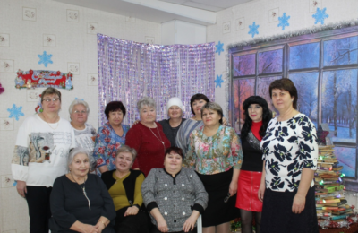В декаду инвалидов в Усть-Таркской библиотеке провели игру по финансовой грамотности