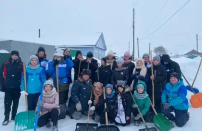 «Снежный десант» продолжает работу в Усть-Таркском районе