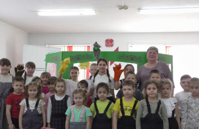 Школьный театр из Усть-Тарки представил премьеру спектакля