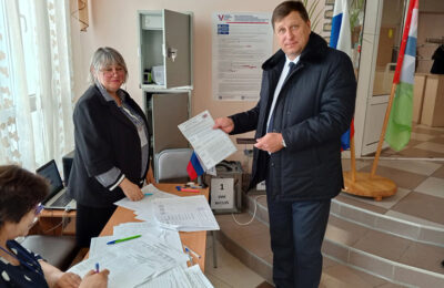 Глава Усть-Таркского района проголосовал на выборах Президента Российской Федерации