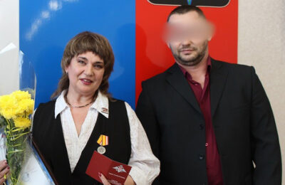 Жительницу Новосибирской области наградили медалью «Участнику специальной военной операции»