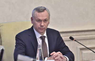 Об индексации зарплат бюджетникам в 2024 году рассказал губернатор Андрей Травников