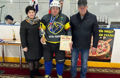 Команда из Усть-Тарки достойно выступила на чемпионате по хоккею среди ветеранов