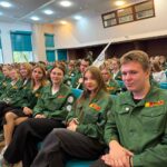 Более 2000 новосибирских подростков стали частью трудовых отрядов в 2025 году