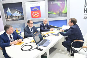 Делегация Новосибирской области начала работу на форуме «Транспорт России»-2025