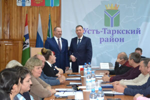 Дмитрий Шиберт единогласно избран главой Усть-Таркского района