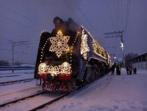 Паровоз «Генерал» в гирляндах доставит поезд Деда Мороза в Новосибирск