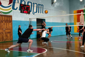 В Усть-Тарке прошли соревнования по волейболу
