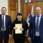 Дмитрий Шиберт вручил четыре свидетельства на приобретение жилья