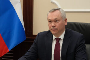 Андрей Травников 8 марта пожелал сибирячкам радости и улыбок