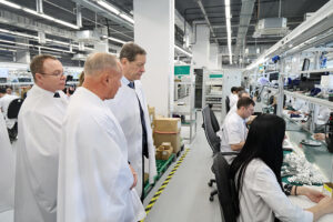 Александр Жуков оценил возможности роста производства электроники в НСО