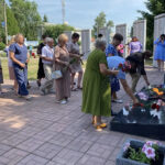 В Усть-Тарке в День памяти и скорби состоялось возложение цветов к Вечному огню