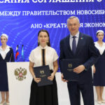 Губернатор Андрей Травников на площадке ПМЭФ подписывает важные для развития региона соглашения