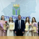 Дмитрий Шиберт провёл торжественный приём выпускников-медалистов
