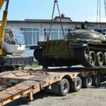 Танк Т-62 заметили на улице Усть-Тарки