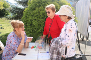 В НСО прошёл фестиваль практик активного долголетия