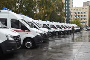 Ключи от новых «ГАЗелей» вручили бригадам скорой медицинской помощи